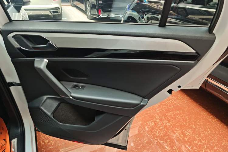 Used Volkswagen Tayron 2020 330TSI Two-Wheel Drive Luxury Smart Connectivity Version
