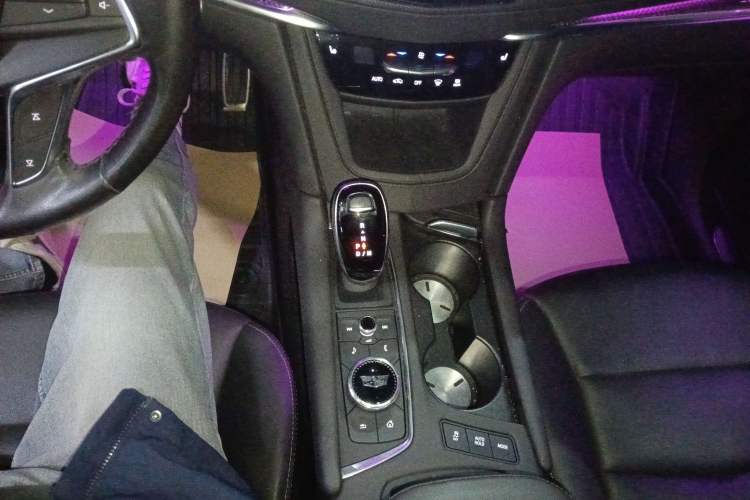 Used Cadillac XT5 2022 2.0T Four-Wheel Drive Luxury Version (Hummingbird Edition)