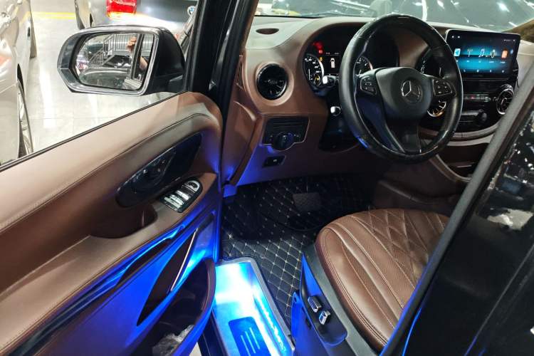 Used Mercedes-Benz Vito 2021 2.0T Elite Version 7 Seats
