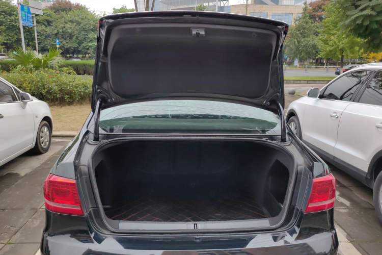 Used Volkswagen Magotan 2015 Facelift 1.8TSI Luxury Model
