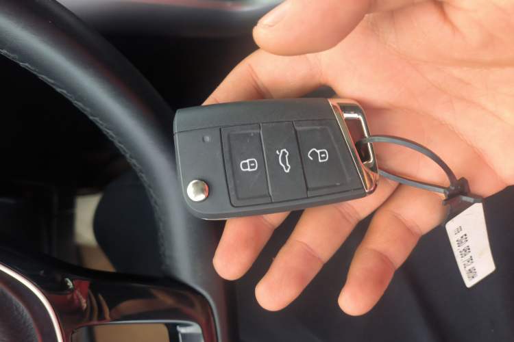 Used Volkswagen T-ROC 2021 280TSI DSG Two-Wheel Drive Elite Connect Edition