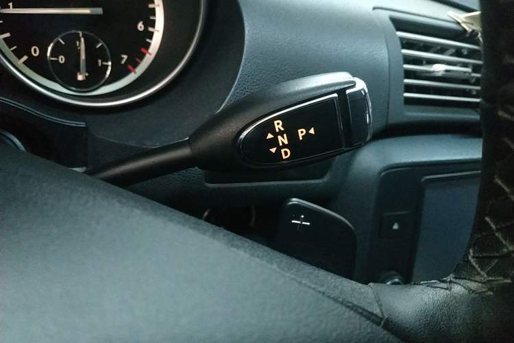 Used Mercedes-Benz R-Class 2014 R 320 4MATIC Luxury Model