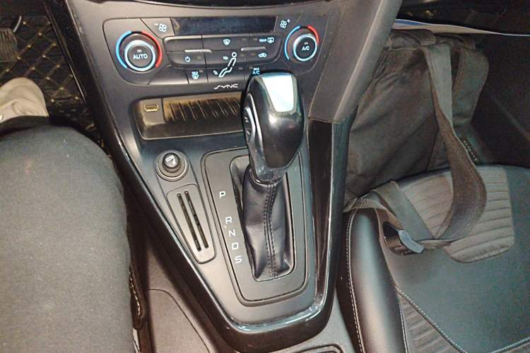 Used Ford Focus 2015 Hatchback 1.6L Automatic Fashion Edition