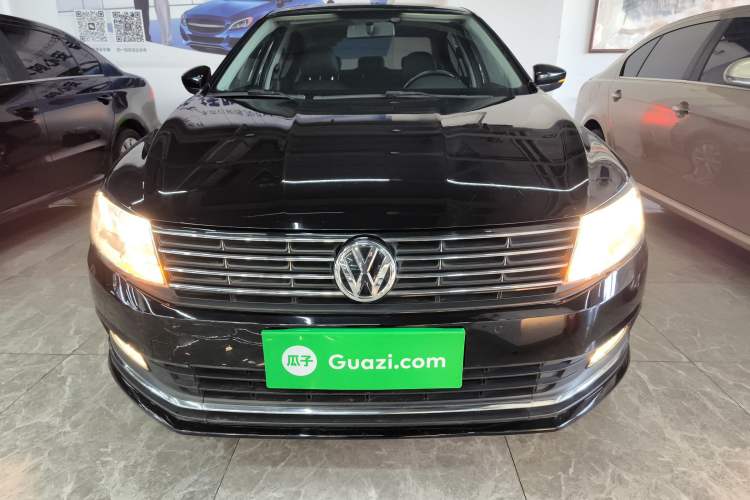 Used Volkswagen Lavida 2015 1.6L Automatic Comfort Edition
