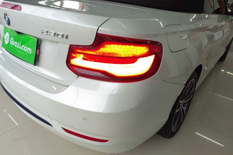 Used BMW 2 Series 2018 220i Convertible Coupe Sports Design Package
