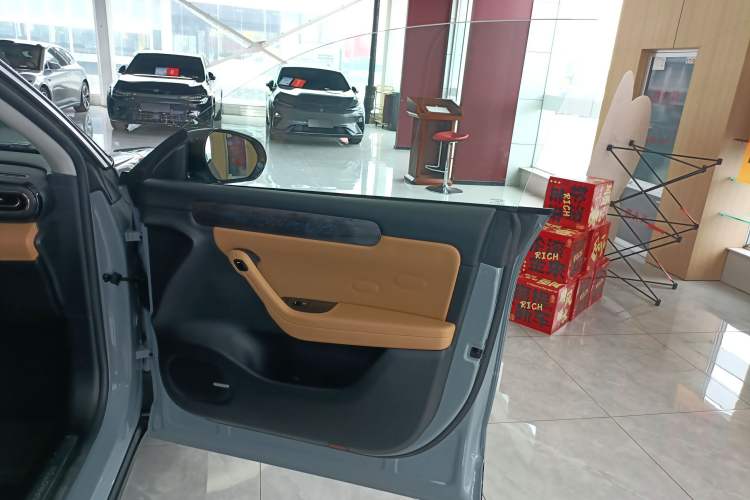 Used Leapmotor C11 2024 Range-Extended 300 Luxury Edition
