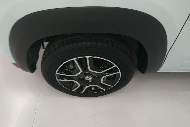 Used Dongfeng NAMMI BOX 2022 Chasing Wind Edition 331 km Standard Model
