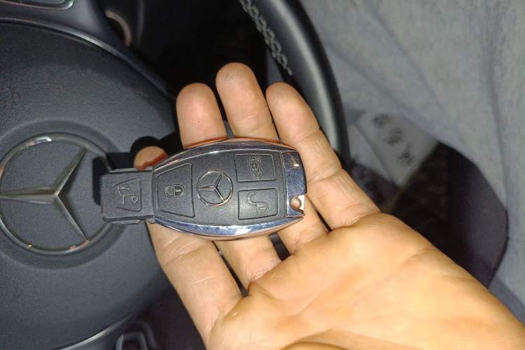 Used Mercedes-Benz V-Class 2021 V 260 Avantgarde Edition