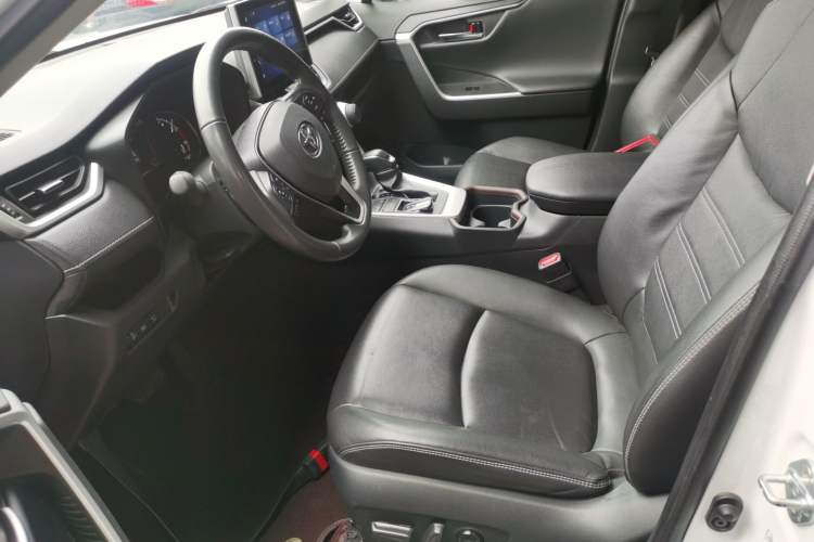 Used Toyota RAV4 2022 2.0L CVT Two-Wheel Drive Fashion Plus Edition