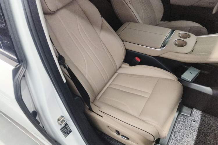 Used XPeng X9 2024 702 Ultra-Long Range Max
