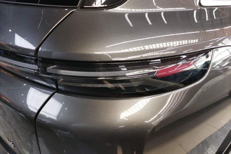 Used Li Auto L8 2023 Pro Model
