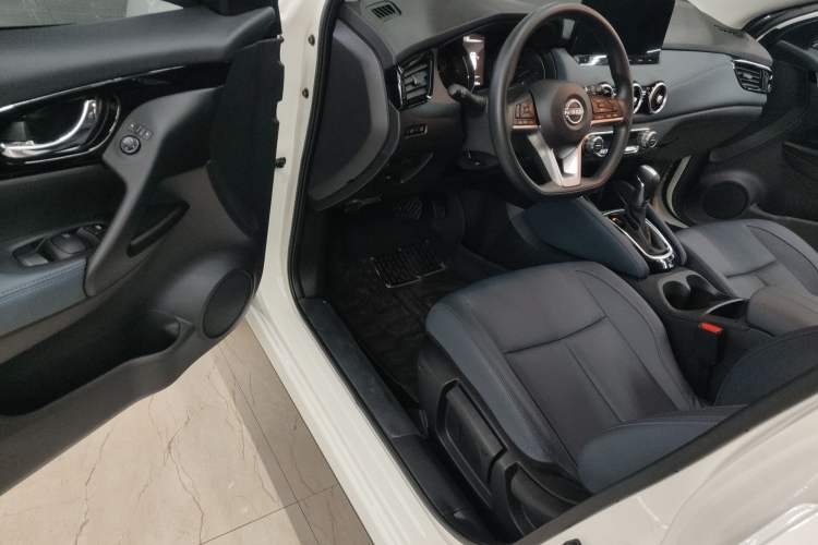 Used Nissan Qashqai 2025 Facelifted Honor 2.0L CVT XV Genuine Edition
