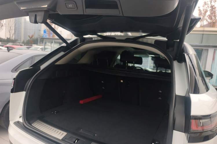 Used Land Rover Range Rover Velar 2022 250 PS
