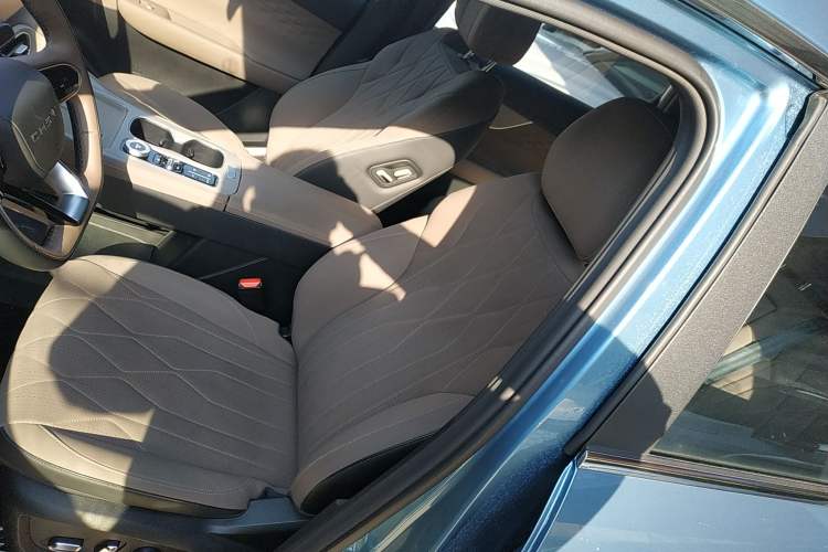 Used Chery Tiggo 8 PLUS C-DM 2025 1.5T 116 km Prestige Version 5 Seats