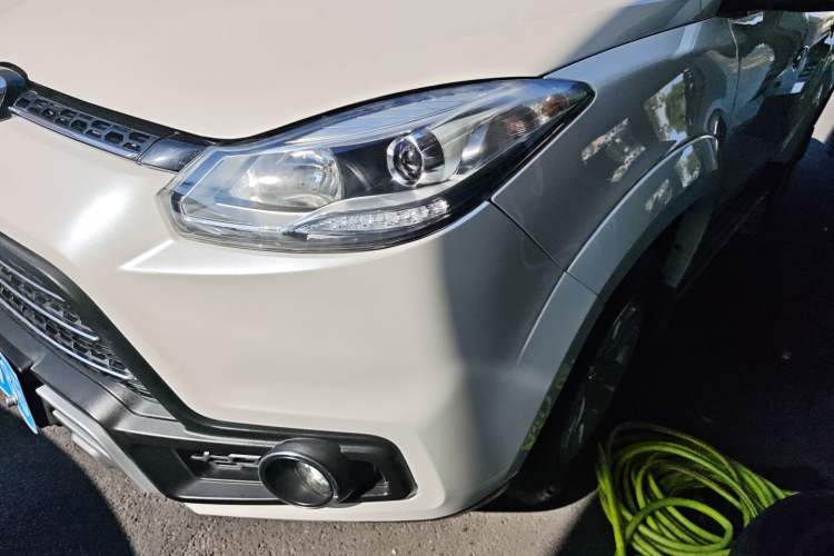 Used JMC Yusheng S350 2016 2.0T Automatic Two-Wheel Drive Gasoline Luxury Edition 5 Seats
