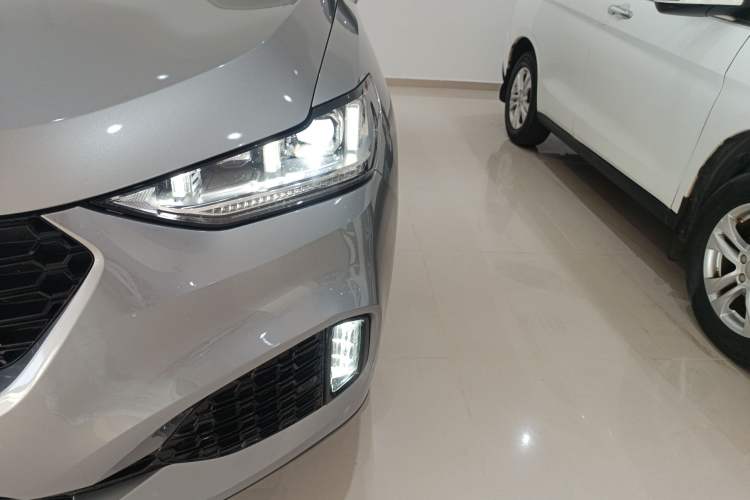 Used Wey VV6 2018 2.0T Two-Wheel Drive Flagship Version China V Standard
