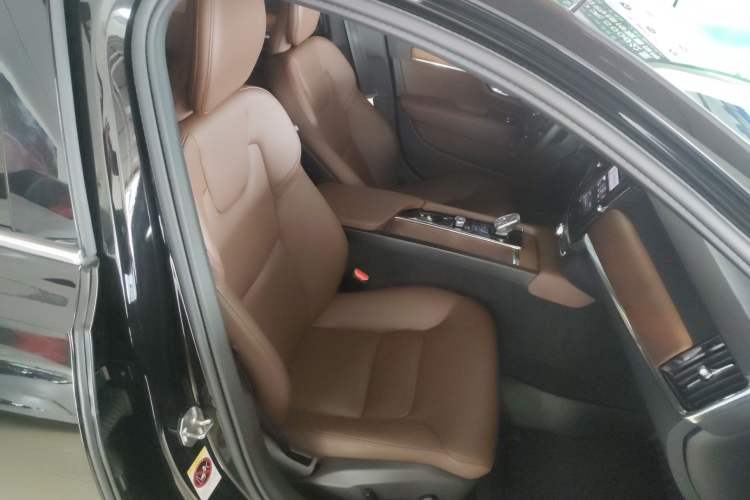 Used Volvo S90 2022 B5 Zhiyi Luxury Edition
