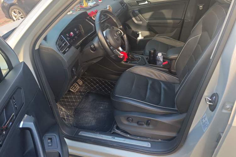 Used Volkswagen Tiguan L 2020 330TSI Automatic Two-Wheel Drive R-Line Flagship Version China VI Standard