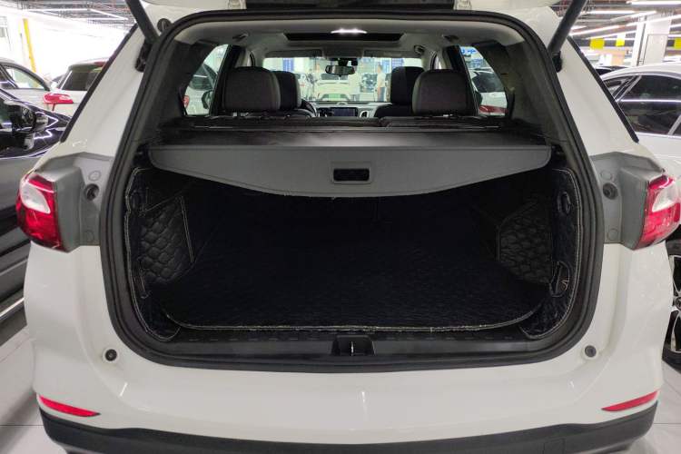 Used Chevrolet Equinox 2019 535T Automatic YuJie Edition China VI
