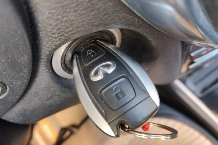 Used Infiniti QX30 2017 1.6T Two-Wheel Drive Fashion Edition