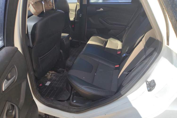 Used Ford Focus 2012 Sedan 1.6L Automatic Fashion Edition