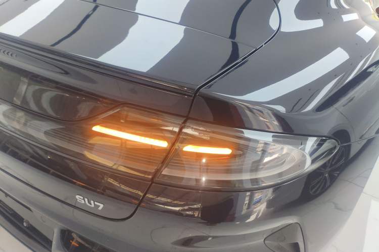 Used  SU7 2024 Rear-Drive Ultra-Long Range Advanced Pro-Level Intelligent Driving Version