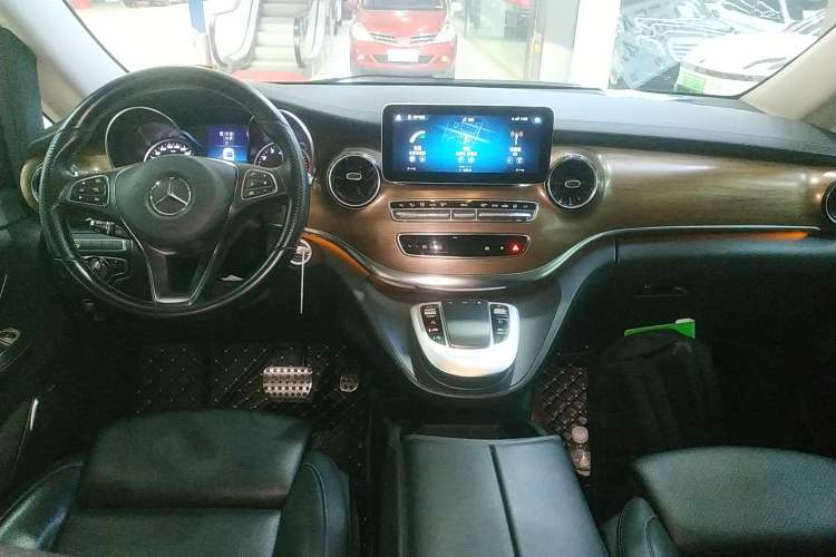 Used Mercedes-Benz V-Class 2022 V 260 L Long Wheelbase Prestige Edition
