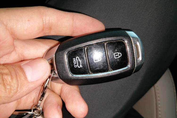 Used Hyundai Elantra 2021 1.5L CVT LUX Prestige Edition
