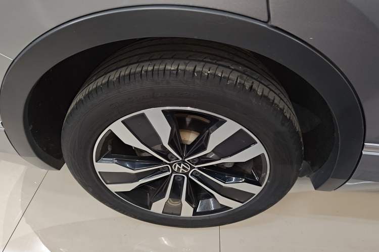 Used Volkswagen Tiguan L 2022 330TSI Automatic Two-Wheel Drive R-Line Enhanced Edition
