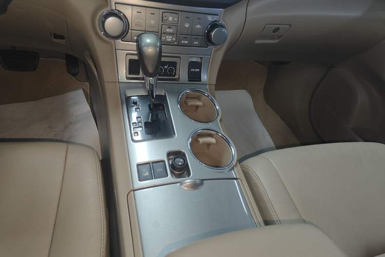 Used Toyota Highlander 2012 3.5L 4x4 7-Seater Luxury Edition
