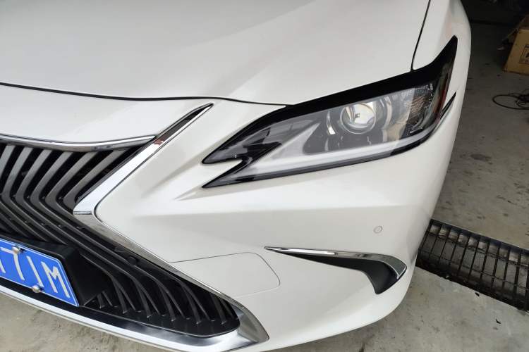 Used Lexus ES 2018 300h Premier Edition China V Standard
