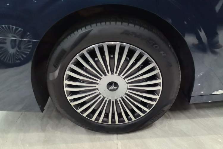 Used VOYAH Dream 2025 PHEV Four-Wheel-Drive Flagship Kunpeng Edition
