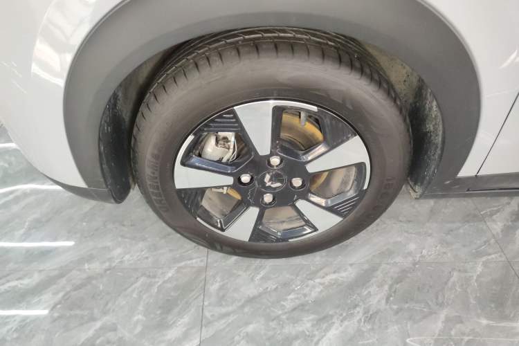 Used Wuling Bingo PLUS 2024 330 km Range Five-Seater Version
