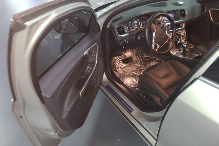 Used Volvo S60 2018 S60L T4 Zhiyuan Edition
