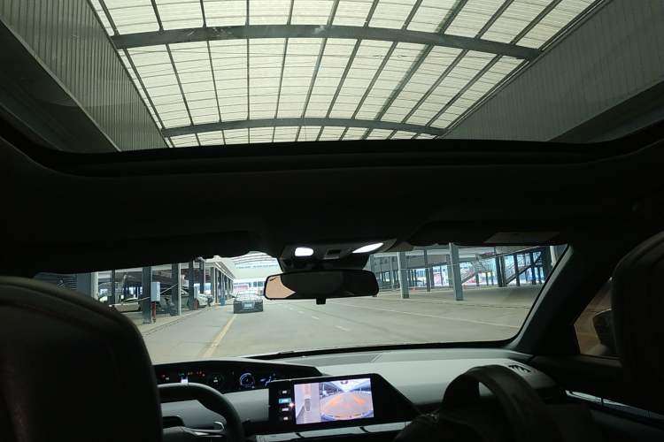 Used Changan UNI-V 2022 1.5T Prestige Version
