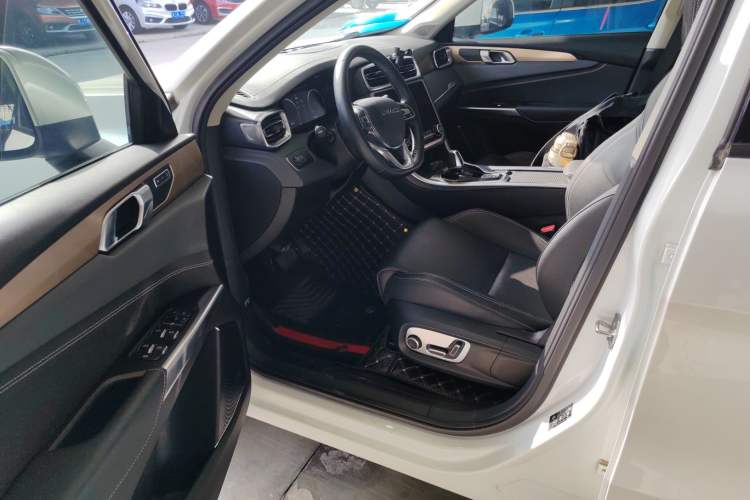 Used Lynk & Co 01 2019 2.0T Two-Wheel-Drive Pro Version China VI Standard
