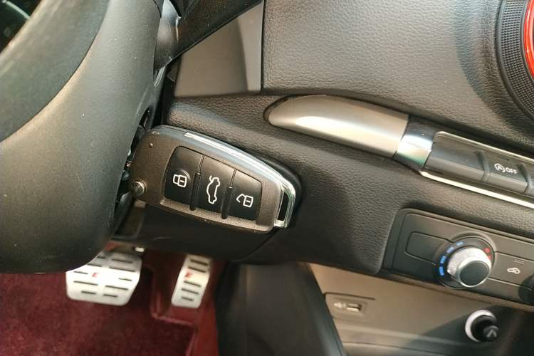 Used Audi A3 2020 Restyled Sportback 35 TFSI Entry-Level China VI Emission Standard
