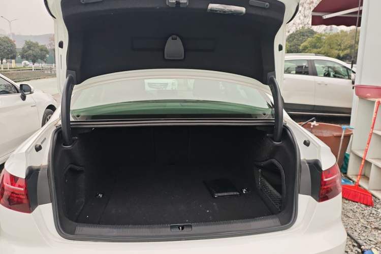 Used Audi A4L 2022 40 TFSI Stylish and Elegant Edition
