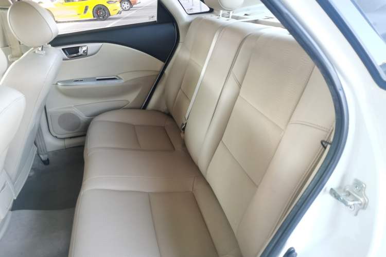 Used Buick Excelle 2013 1.5L Automatic Classic Model
