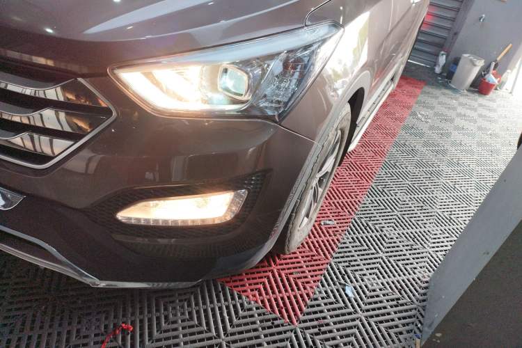 Used Hyundai Santa Fe 2015 2.0T Automatic Two-Wheel Drive Smart Version 5 Seats
