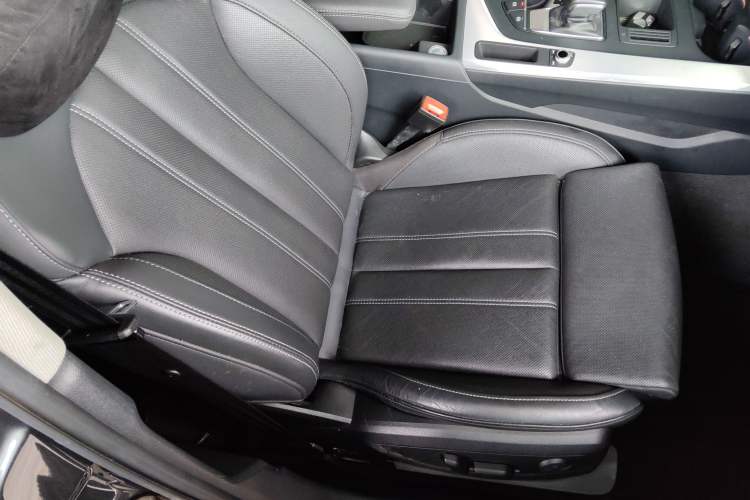 Used Audi A4L 2020 40 TFSI Luxury Dynamic Model
