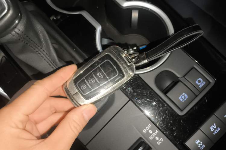 Used Toyota Highlander 2022 Dual-Engine 2.5L Four-Wheel Drive Prestige Version 7 Seats