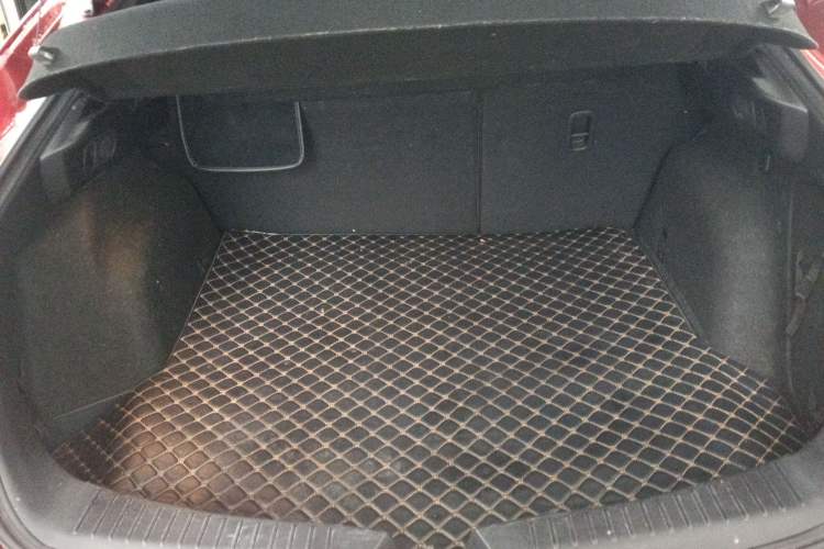 Used Mazda CX-4 2018 2.0L Automatic Two-Wheel Drive Blue Sky Premium Upgrade Version China V Standard
