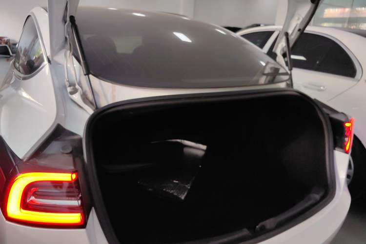 Used Tesla Model 3 2019 Standard Range Rear-Drive Upgraded Version
