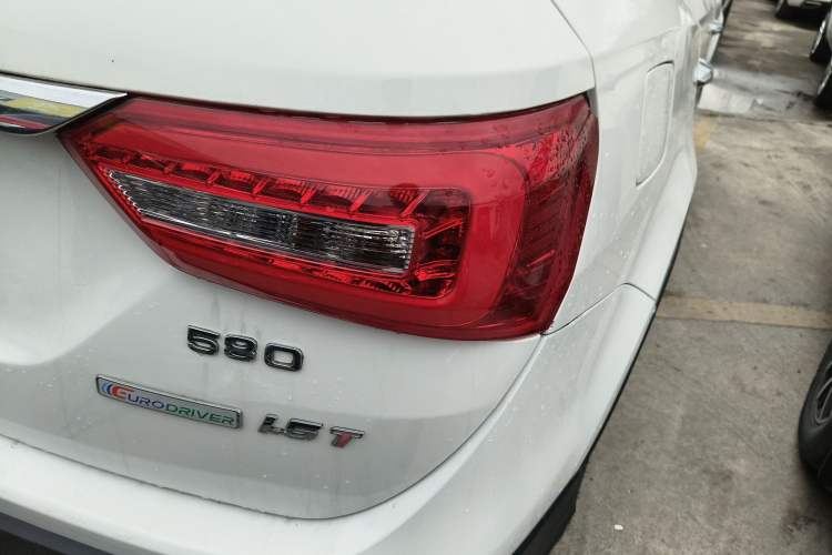 Used Dongfeng Fengon 580 2017 1.5T Manual Luxury Model