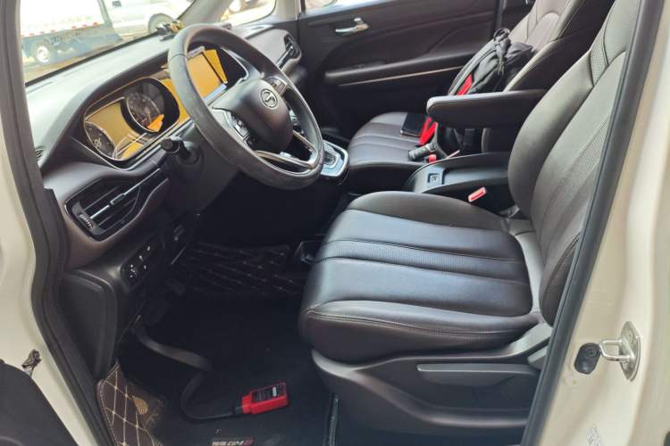 Used GAC Trumpchi M6 2019 270T DCT Luxury Edition (6-seater) China VI
