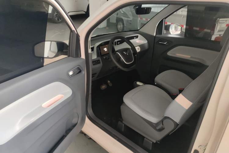 Used Wuling Hongguang MINIEV 2022 Macaron Premium Model – Lithium Ternary Battery
