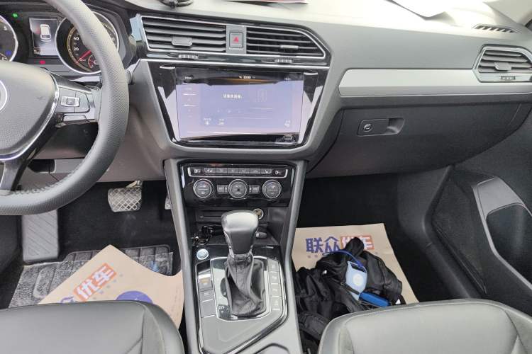 Used Volkswagen Tiguan L 2020 330TSI Automatic Two-Wheel Drive Smart Luxury Edition China VI Standard
