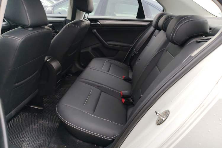 Used Volkswagen Bora 2016 1.6L Automatic Fashion Model
