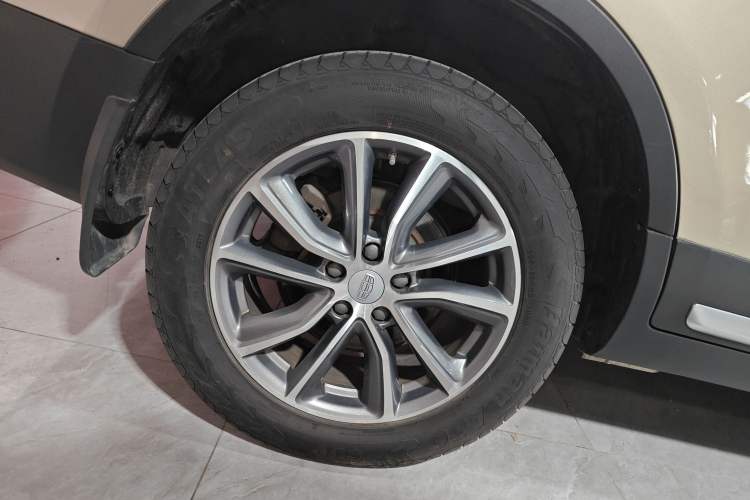 Used Geely Auto Emgrand X7 Sport 2020 1.8TD DCT Two-Wheel Drive Smart Connect 4G-Enabled Version
